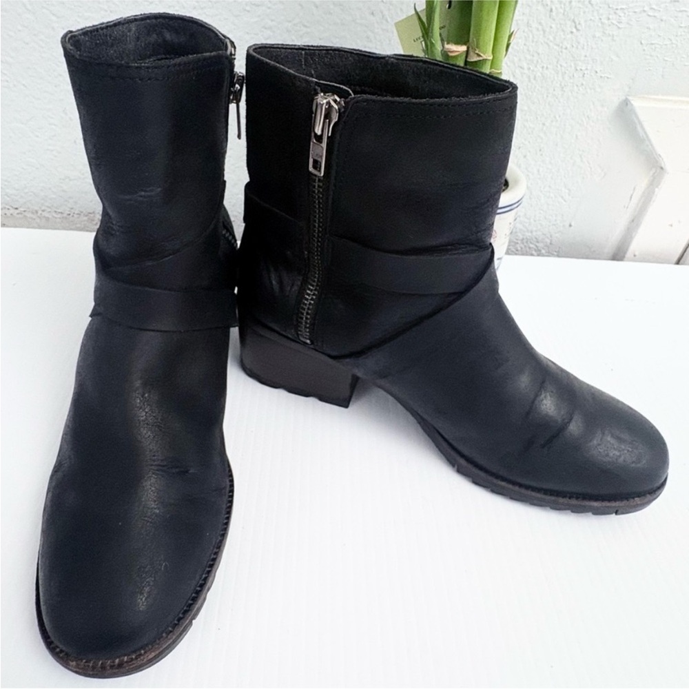 SOREL Cate Black Heeled Women’s Boots Size 9